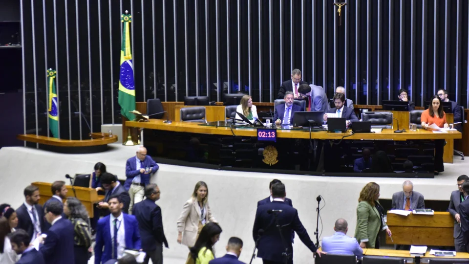 Câmara vota nesta semana projeto sobre trabalho aos domingos e feriados