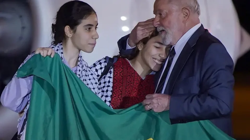 Lula conversa com o presidente de Israel, Isaac Herzog