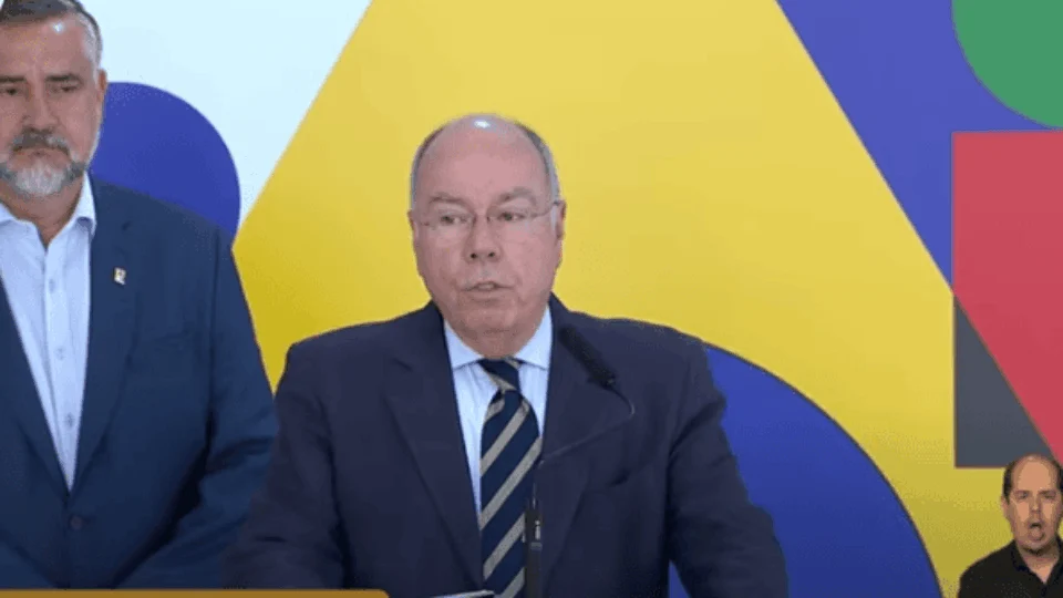 Ministro fala sobre a repatriação dos brasileiros da Faixa de Gaza