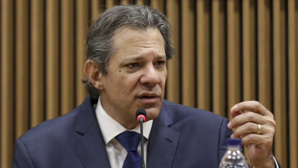 Pacote de Haddad para garantir meta fiscal serão votados no Senado