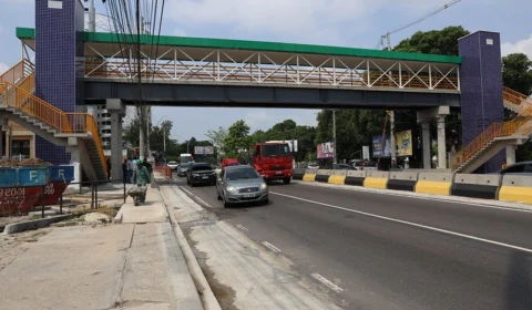 Passarela da avenida Ephigênio Salles é inaugurada na Zona Centro-Sul de Manaus