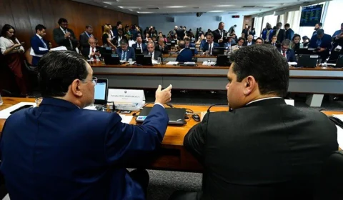 Reforma tributária é aprovada na CCJ do Senado