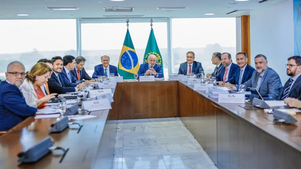 Lula se reúne com Alckmin e ministros para discutir infraestrutura