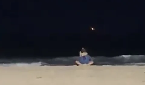 VÍDEO: casal é expulso de praia após ser flagrado em sexo explícito no Rio