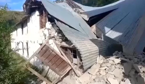 Terremoto no Nepal provoca pelo menos 128 mortes e deixa mais de 50 feridos