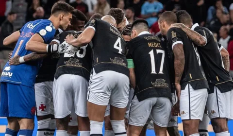 Ramón Díaz tem mais um treino para arrumar substitutos para a defesa do Vasco