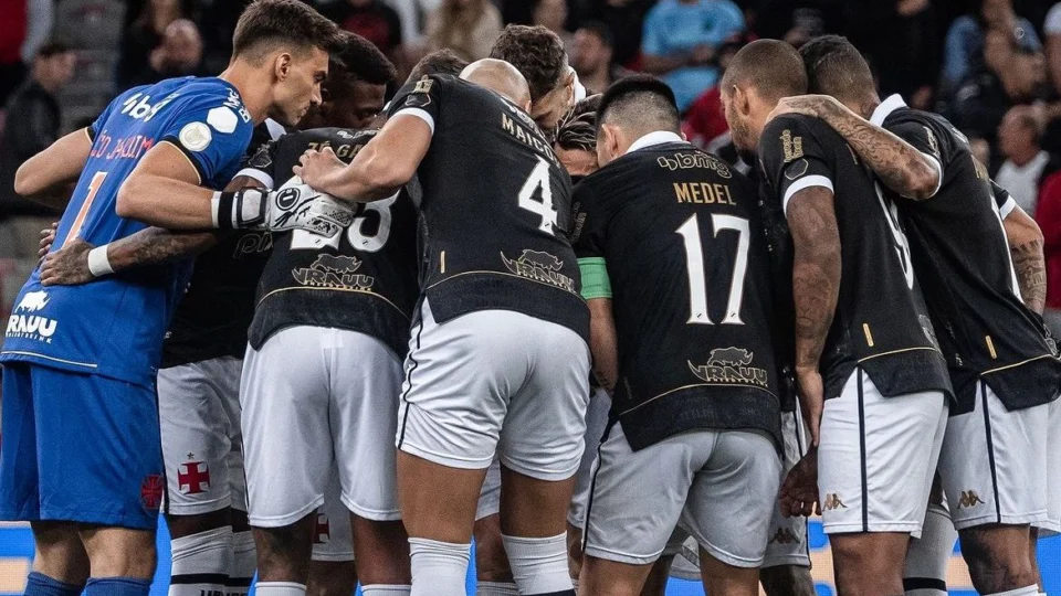 Ramón Díaz tem mais um treino para arrumar substitutos para a defesa do Vasco