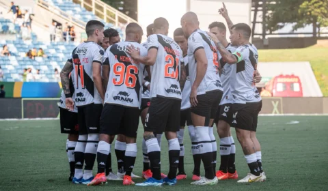 Sob pressão, Vasco vence Cuiabá por 2 a 0 e segue luta contra rebaixamento