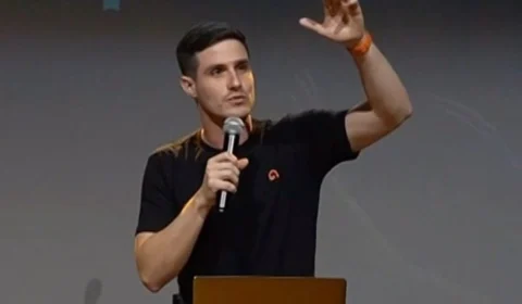 Victor Bonato, influenciador evangélico, deixa prisão após acusações de crimes sexuais