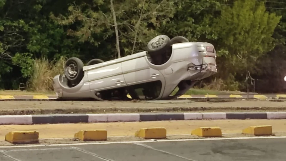 Capotamento na Ville Roy: veja imagem de acidente na importante avenida de Boa Vista-RR