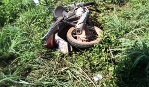 Motorista embriagado causa colisão e arremessa moto para fora da pista em TO