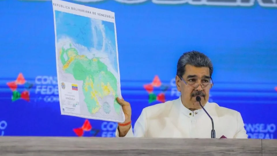 Presidente da Venezuela divulga ‘novo mapa’ do país com inclusão de Essequibo