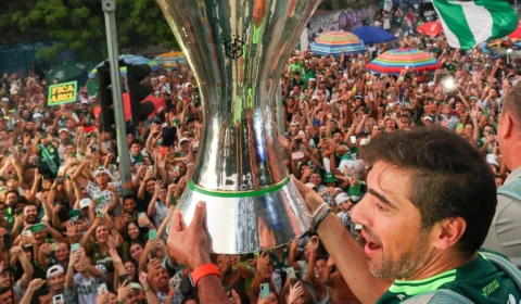 Abel Ferreira mantém suspense sobre futuro no Palmeiras após título brasileiro