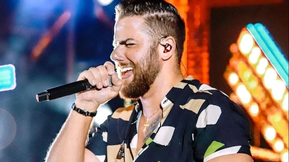 Zé Neto, da dupla Zé Neto e Cristiano, sofre grave acidente de carro