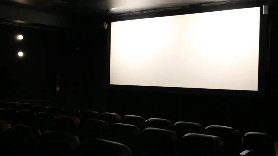 Cota para exibir filmes brasileiros nos cinemas segue para sanção presidencial