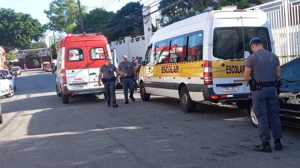 Criança de 4 anos é encontrada morta dentro de van escolar em SP