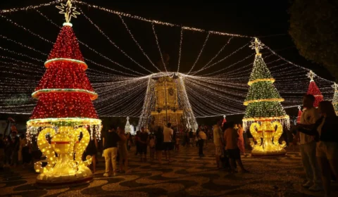 Árvore de Natal do Largo de S. Sebastião é iluminada nesta sexta-feira, 8, em Manaus