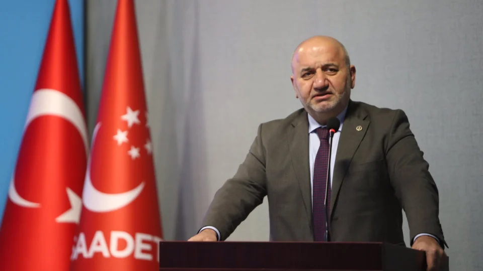 VÍDEO: deputado turco morre após infarto durante discurso contra Israel