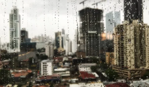 Fim de semana começa chuvoso em grande parte do país