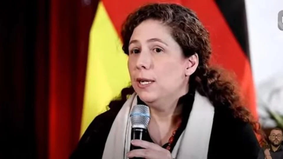 Ministra não descarta possibilidade de greves dos servidores