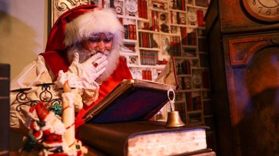 Correios realizam lançamento da campanha Papai Noel 2025 em escola municipal