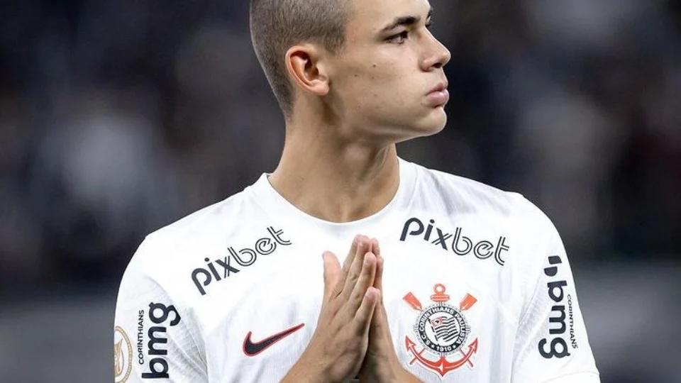 PSG admite interesse no volante Gabriel Moscardo, do Corinthians