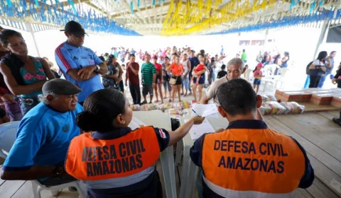 Nível do Rio Negro sobe 63 centímetros, mas famílias seguem em alerta devido a seca no AM