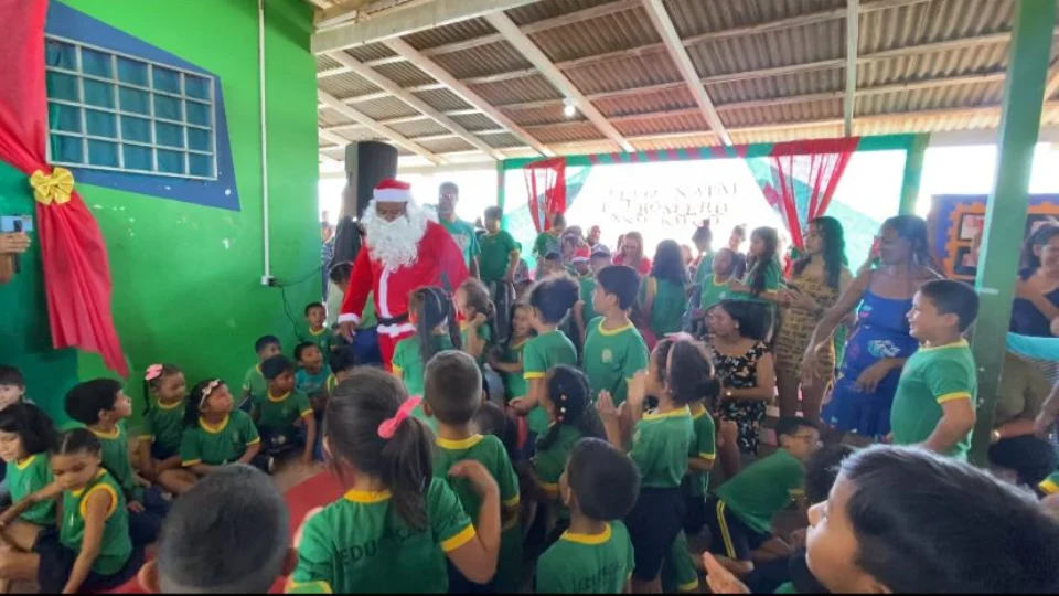 Campanha Papai Noel dos Correios entrega brinquedos na Zona Rural de Boa Vista-RR