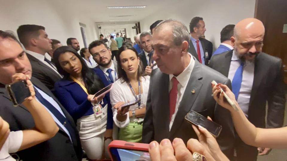 Senador Omar Aziz é escolhido para presidir CPI da Braskem