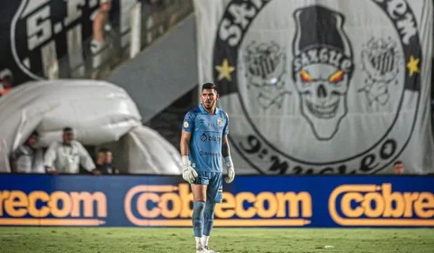 Goleiro do Santos, João Paulo pede perdão pela queda do clube