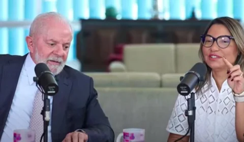 Lula faz live semanal ao lado Janja e defende atuação da primeira-dama