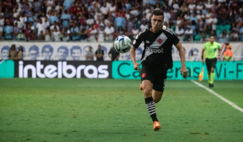 Vasco faz força para manter Lucas Piton