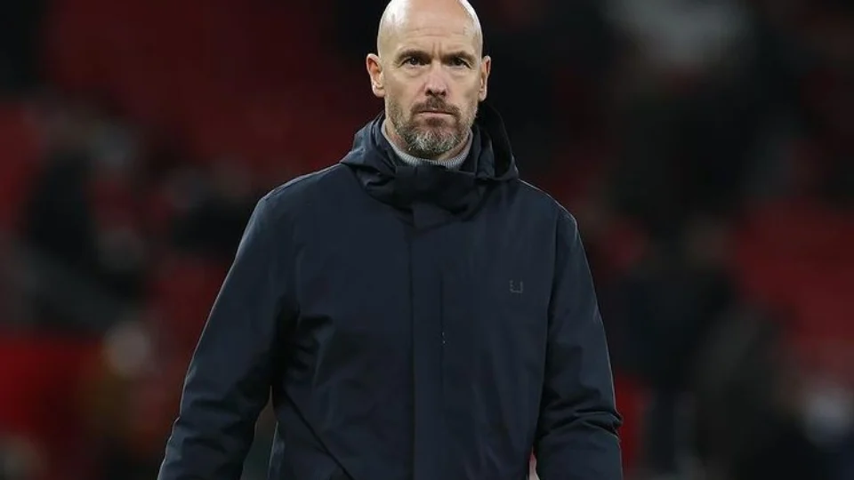 Manchester United proíbe quatro veículos em entrevista coletiva de técnico