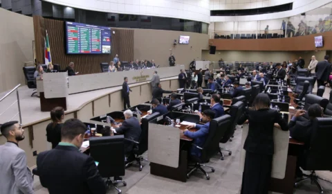 Justiça suspende reajuste do ‘Cotão’ dos vereadores de Manaus