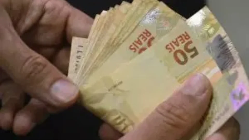 Governo anuncia datas da 2ª parcela do 13º e antecipação de salário