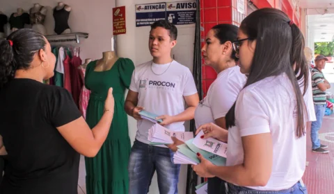 Jogos Online: Procon faz panfletagem para alertar população sobre riscos