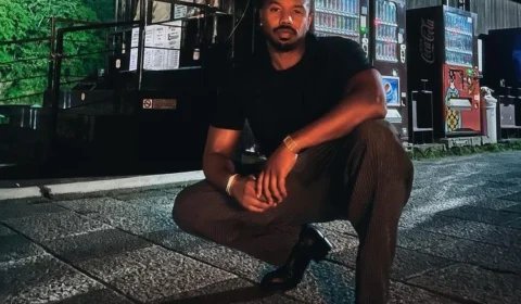 Astro de ‘Pantera Negra’ destrói Ferrari milionária batendo em carro estacionado