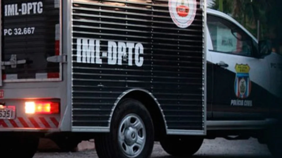 Enteado mata padrasto durante briga dentro de residência no Jorge Teixeira