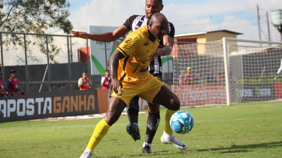 Amazonas FC renova contrato com atacante Sassá para 2024