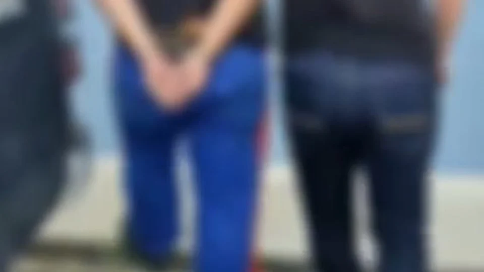 Vídeo: padrasto é preso por abusar sexualmente da enteada de 11 anos em Manaus