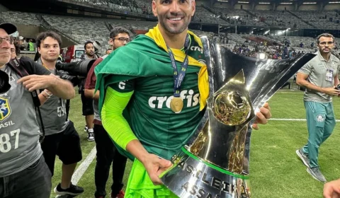Goleiro acreano Weverton celebra mais um Brasileirão pelo Palmeiras