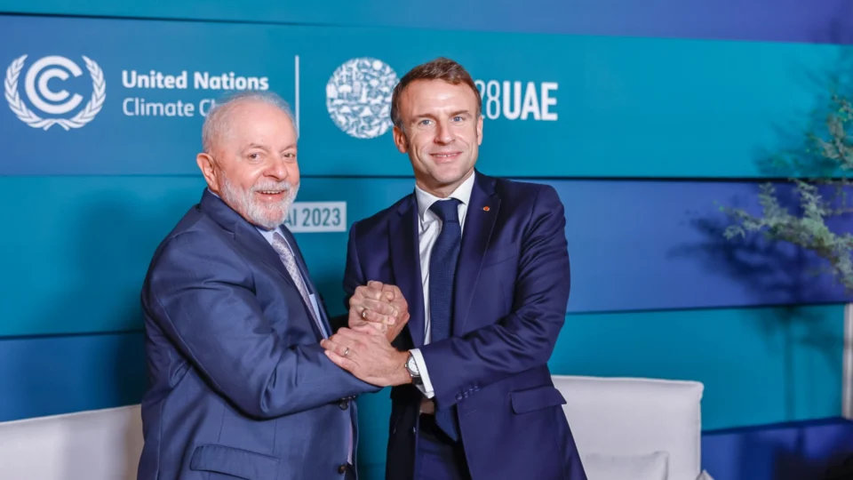 COP-28: Macron se encontra com Lula e se posiciona contra acordo Mercosul-UE