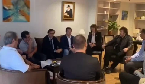 Bolsonaro e comitiva da direita se reúnem com Milei em Buenos Aires