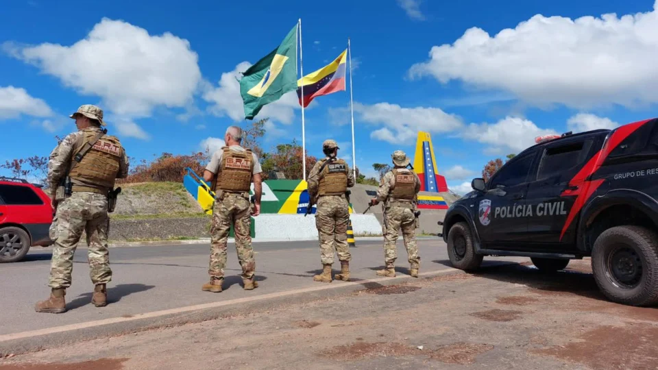 Na Fronteira: PF apreende 750 mil dólares em veículo abordado pela Polícia Civil