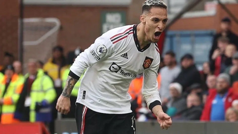 Jogador Antony diz a jornal: ‘digital está arruinando vidas’