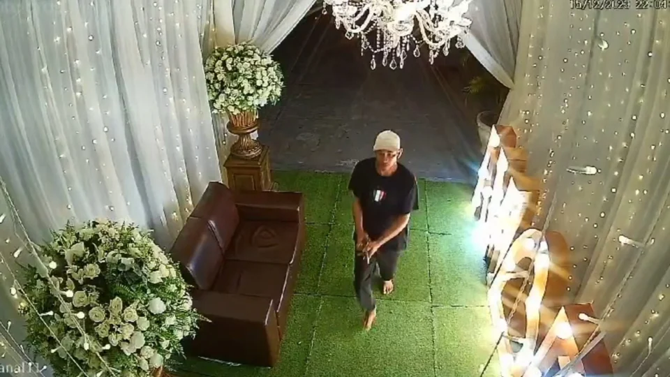 Carro roubado durante assalto em festa de casamento é encontrado em Manaus