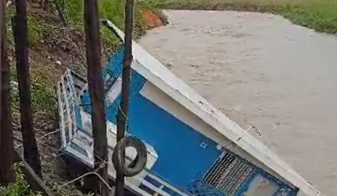 VÍDEO: casa é arrastada durante chuva no Educandos, na Zona Sul de Manaus