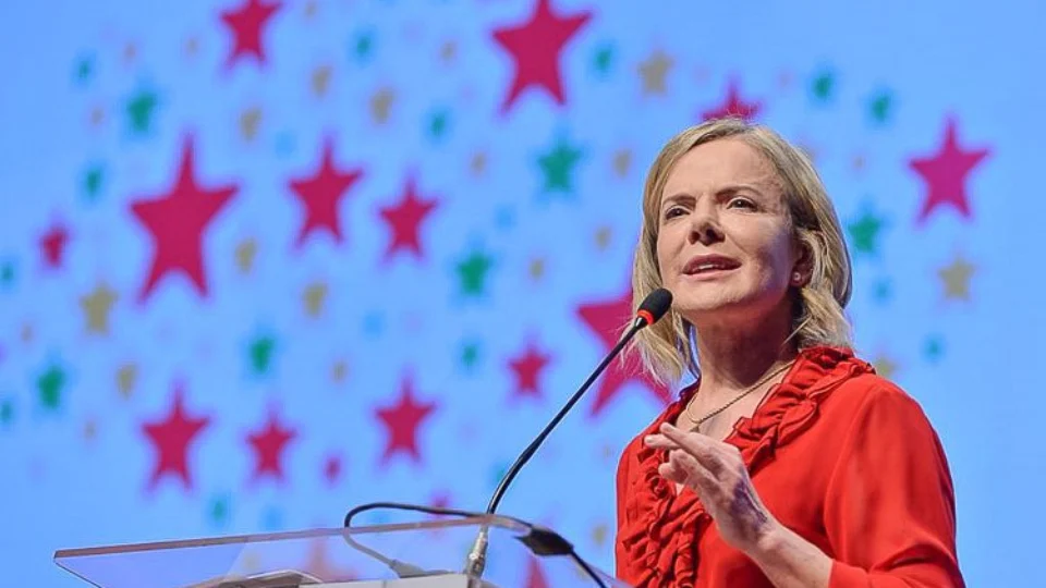 Gleisi diz que destino de Bolsonaro tem que ser cadeia e não só inelegibilidade