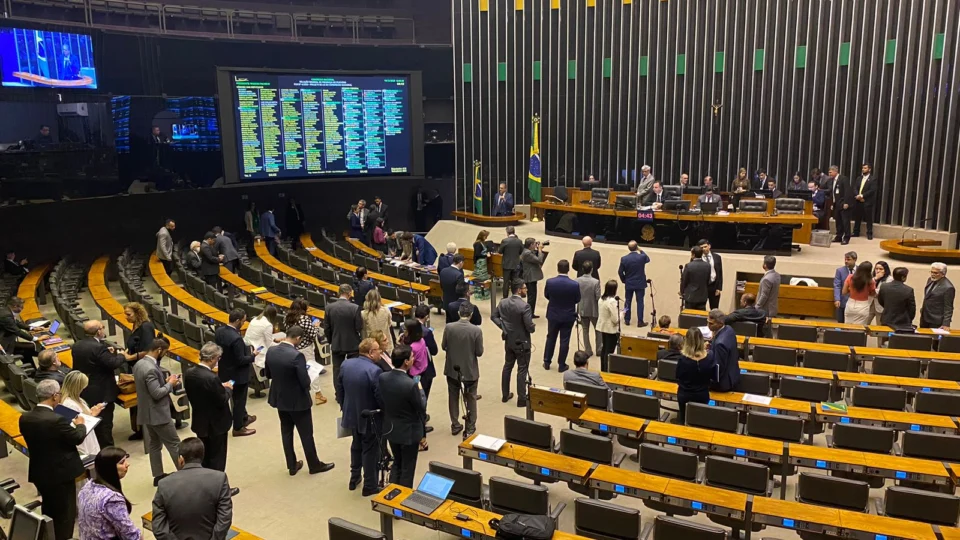 Congresso aprova LDO, obrigando governo a pagar R$ 37 bilhões em emendas