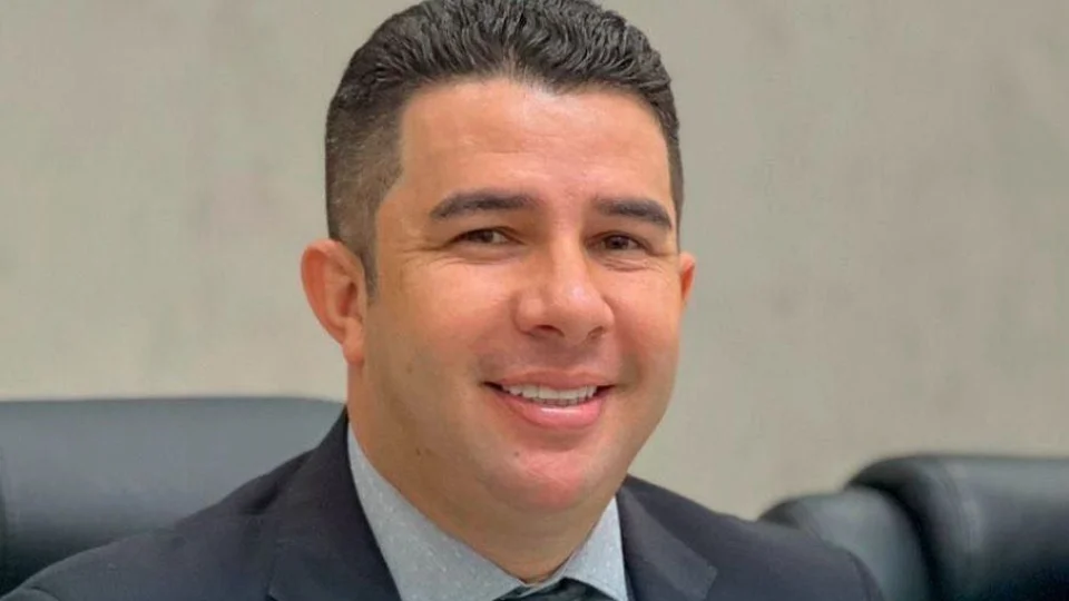 ‘Meu sigilo bancário está à disposição’, diz vereador Genilson Costa sobre acusação de tráfico